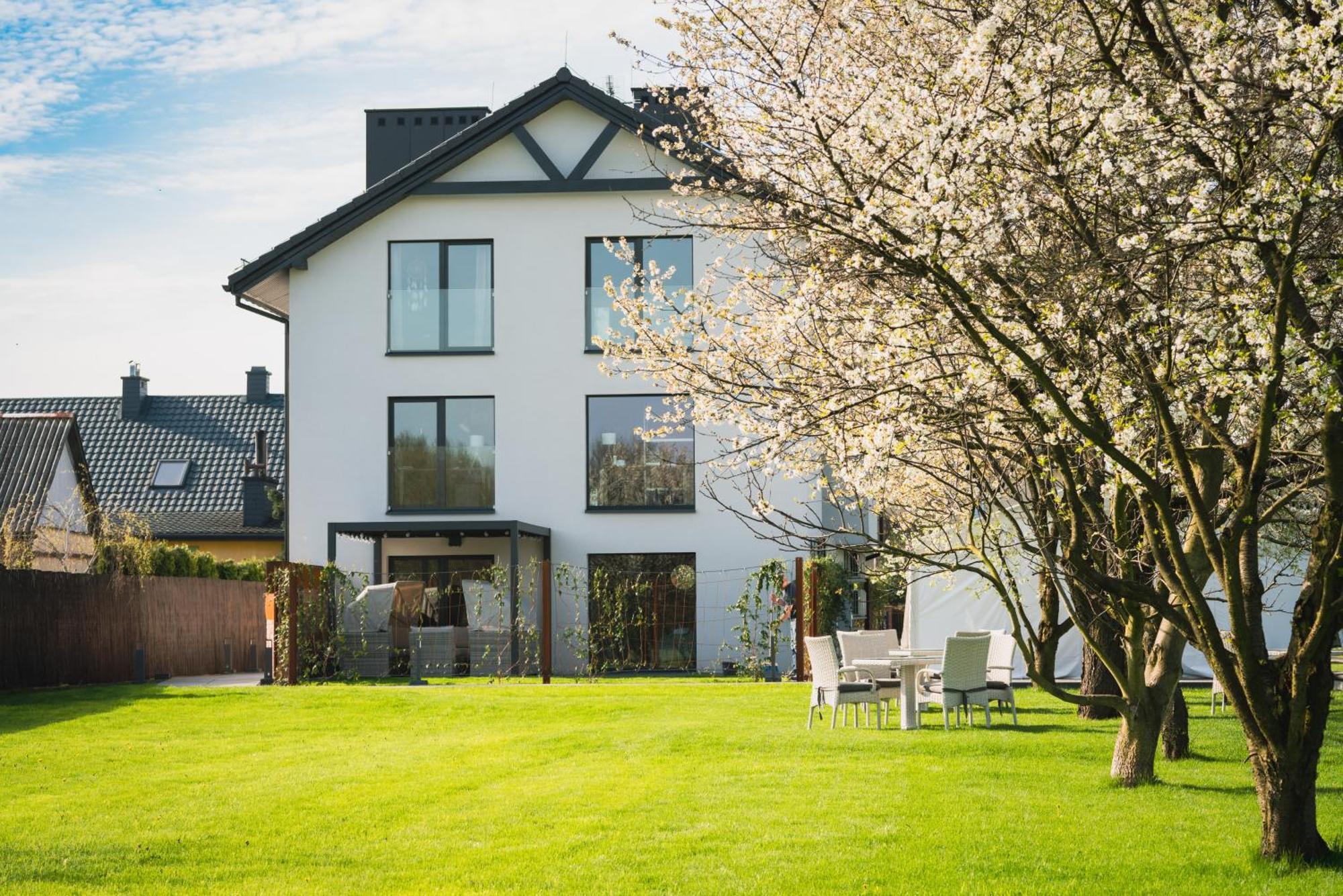 H&G Boutique Apartments Oswiecim Bagian luar foto