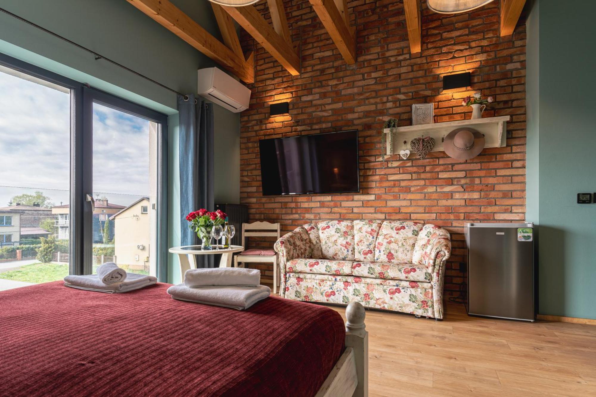 H&G Boutique Apartments Oswiecim Bagian luar foto