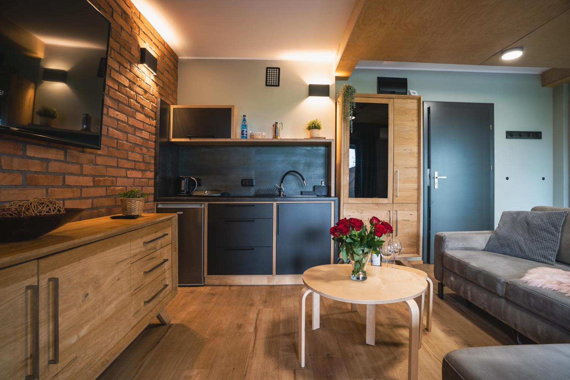 H&G Boutique Apartments Oswiecim Bagian luar foto