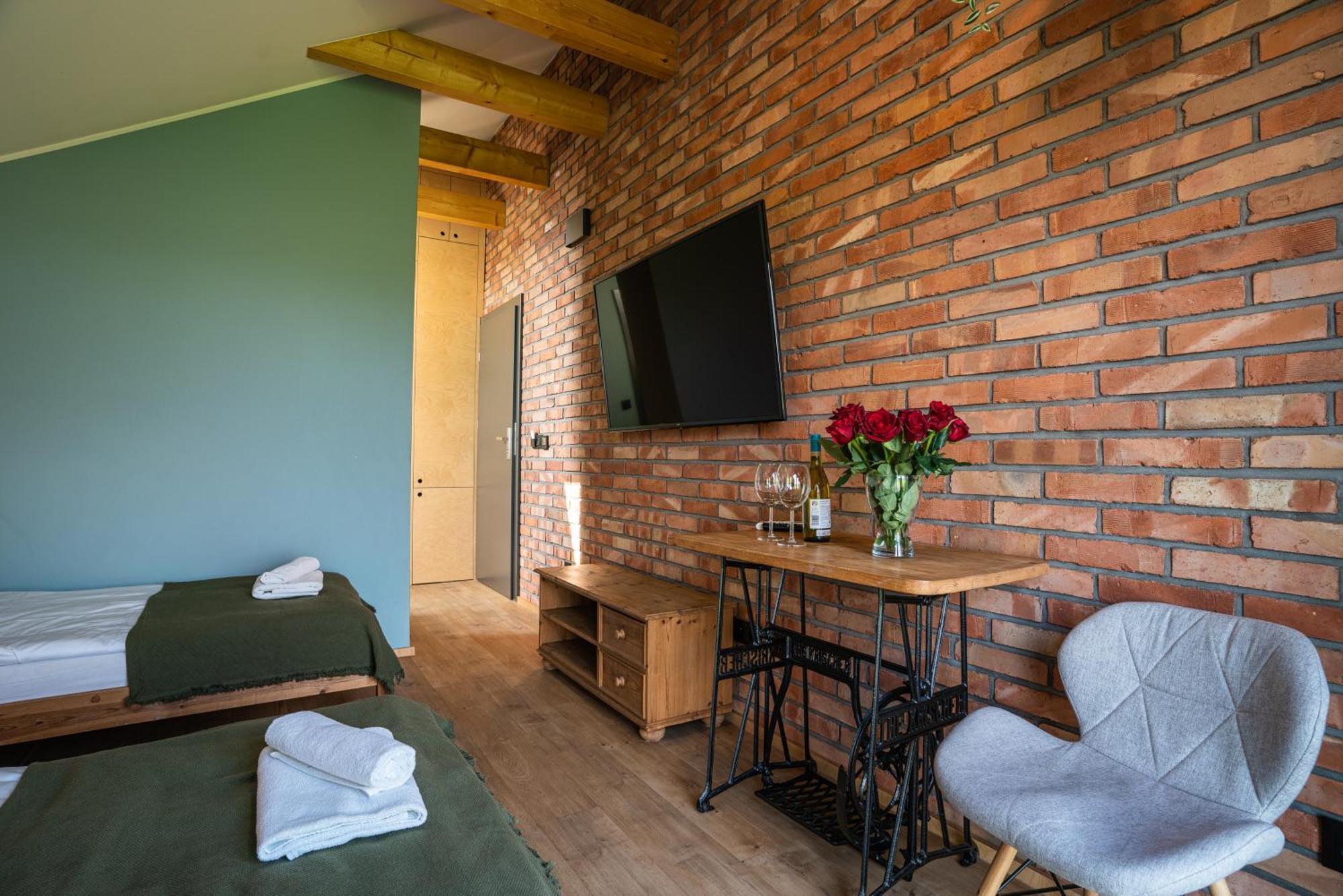 H&G Boutique Apartments Oswiecim Bagian luar foto